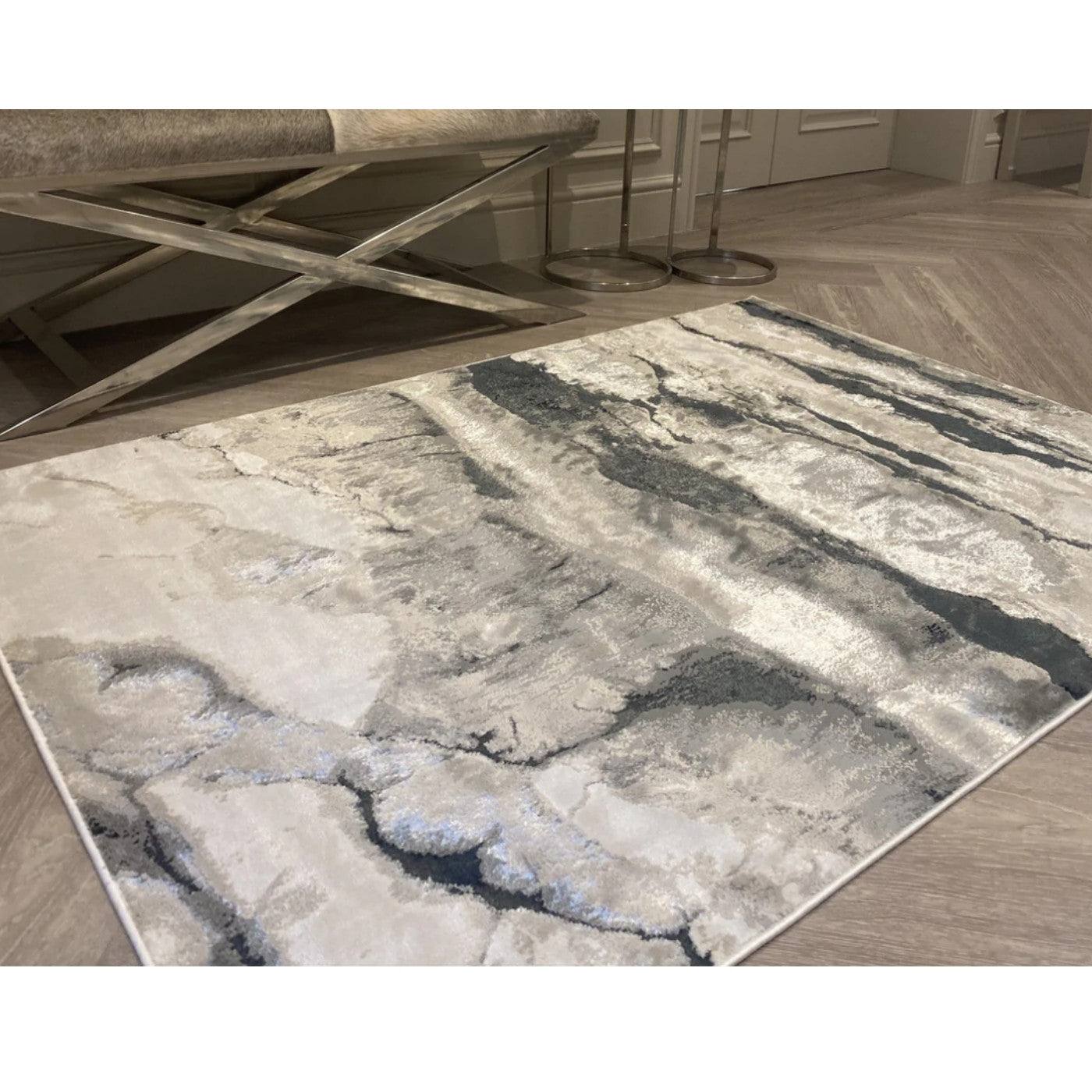 Aurora Quartz Metallic Abstract Rug in Silver & Grey - Furniture Network